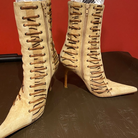 Suede boots - Picture 4 of 10